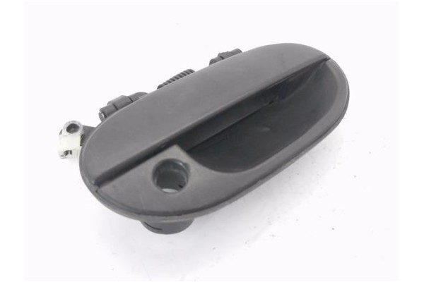 Recambio de maneta exterior delantero derecha para hyundai accent (x3) 1.5 i 12v referencia OEM IAM 8265022000   Recambio de maneta exterior delantero derecha para hyundai accent (x3) 1.5 i 12v referencia OEM IAM 8265022000