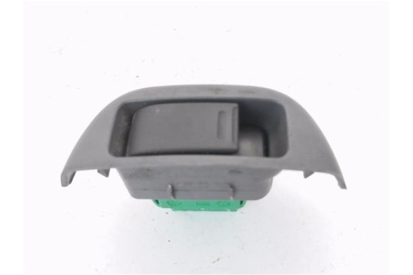 Recambio de mando elevalunas delantero derecho para toyota aygo (kgb/wnb) 1.0 básico referencia OEM IAM 848100H010A  