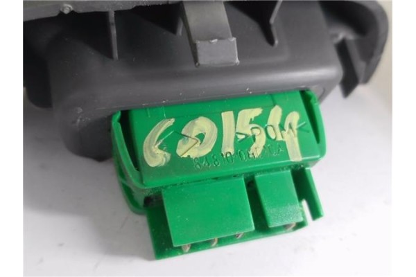 Recambio de mando elevalunas delantero derecho para toyota aygo (kgb/wnb) 1.0 básico referencia OEM IAM 848100H010A  