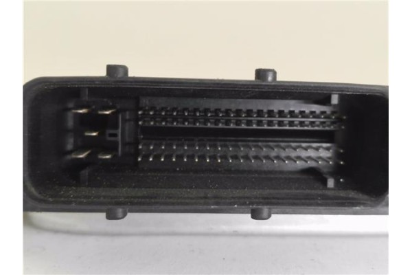 Recambio de centralita para seat cordoba berlina (6l2) 1.9 tdi referencia OEM IAM 038906019NE 0281011824 