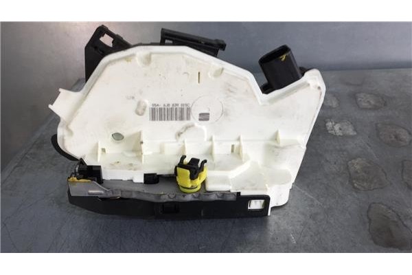 Recambio de cierre electromagnetico trasero izquierdo para seat ibiza berlina (6j5) 1.2 ecomotive referencia OEM IAM 6J0839015C 