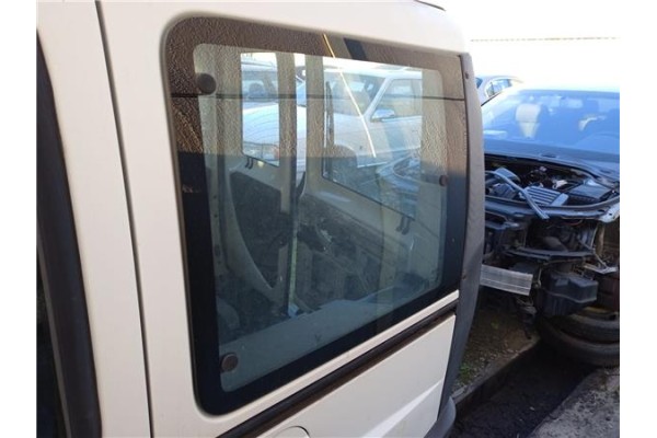 Recambio de luna maletero lat. izquierdo para fiat i doblo (119) 1.9 jtd referencia OEM IAM 735380869  
