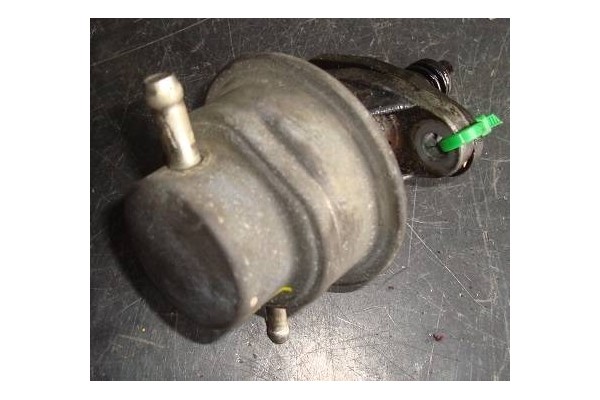 Recambio de bomba combustible para opel corsa a 1.4 i referencia OEM IAM 93151805  