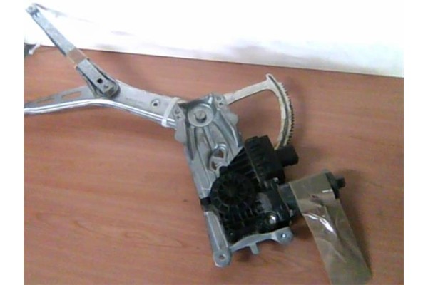 Recambio de mecanismo elevalunas delantero derecho para opel zafira b 1.9 enjoy referencia OEM IAM 5140084  