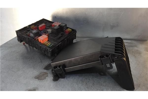 Recambio de caja fusibles/rele para volkswagen golf v (1k1) 1.9 tdi referencia OEM IAM 1K0937124H  