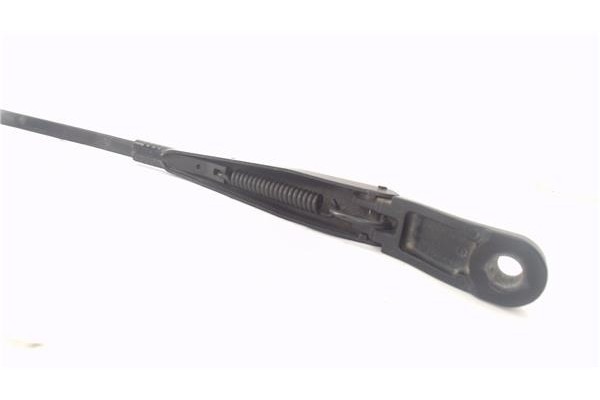 Recambio de brazo limpiaparabrisas delantero izquierdo para peugeot 3008 1.6 hdi referencia OEM IAM 6429HT  