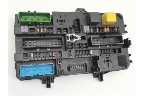 Recambio de caja fusibles/rele para opel astra h berlina (2004) 1.7 cdti referencia OEM IAM 13145017CD 5DK00866930 