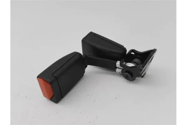 Recambio de anclaje cinturon trasero derecho para peugeot 2008 1.2 access referencia OEM IAM 96781661XT  