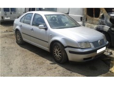 VOLKSWAGEN BORA BERLINA (1J2)
