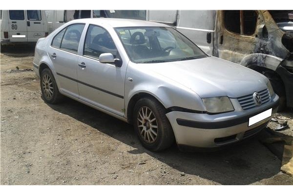 volkswagen bora berlina (1j2) del año 2001