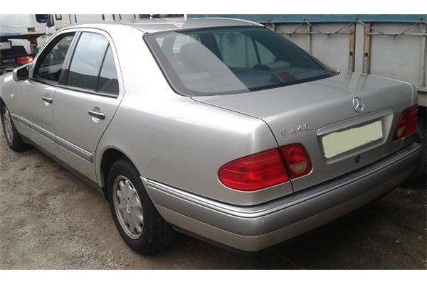 mercedes-benz clase e berlina (bm 210)(1995) del año 