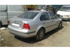 volkswagen bora berlina (1j2) del año 2001