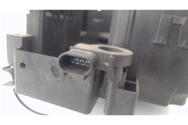 Recambio de soporte bateria para opel astra j 1.6 referencia OEM IAM 13354419  