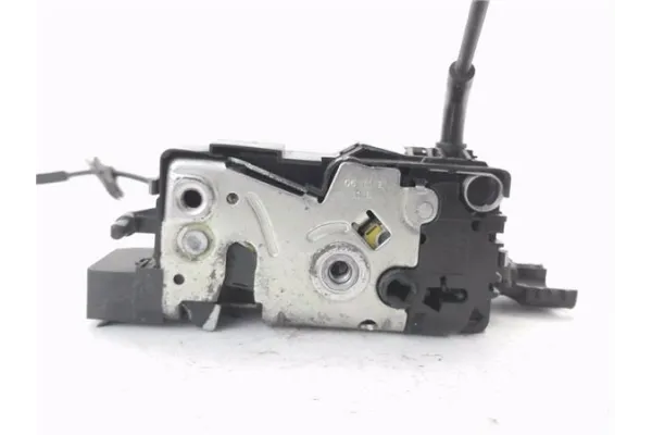 Recambio de cierre electromagnetico trasero derecho para peugeot 3008 1.6 hdi referencia OEM IAM 9138Z9 24099158 