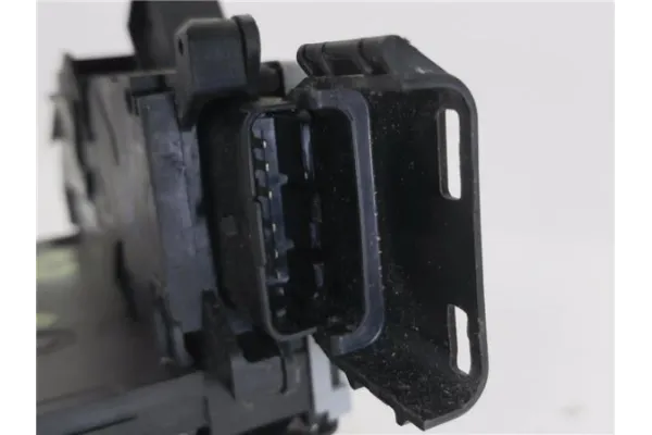 Recambio de cierre electromagnetico trasero derecho para peugeot 3008 1.6 hdi referencia OEM IAM 9138Z9 24099158 