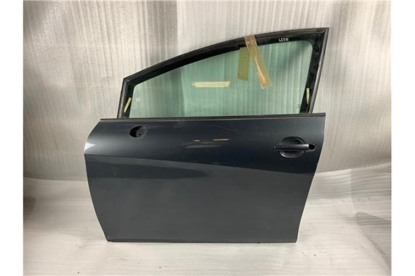 Recambio de puerta delantero izquierda para seat leon (1p1) referencia OEM IAM 1P0831055A  