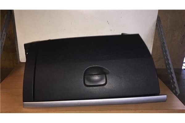 Recambio de guantera salpicadero para renault clio iii 1.5 dci (br17, cr17) referencia OEM IAM 8200407712 8200407713 