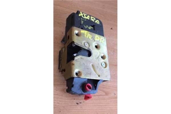 Recambio de cierre electromagnetico trasero derecho para citroen xsara berlina 1.9 td px referencia OEM IAM   