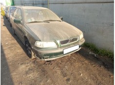 volvo s40 berlina del año 1997