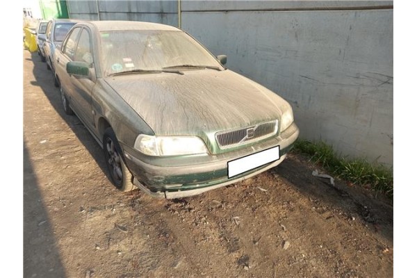 volvo s40 berlina del año 1997