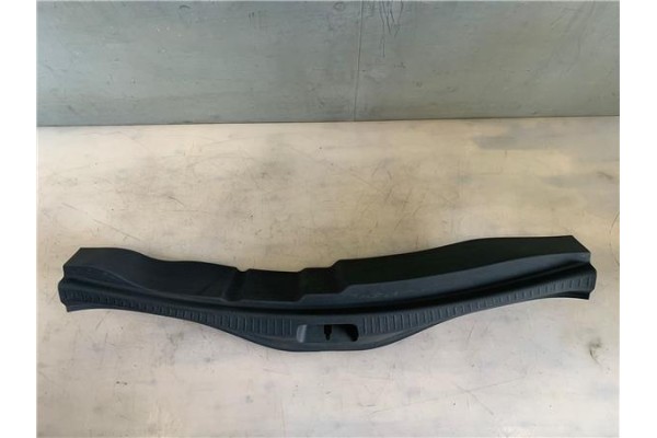 Recambio de guarnecido porton trasero para renault grand scenic iv 1.2 tce referencia OEM IAM 849206563R Recambio de guarnecido porton trasero para renault grand scenic iv 1.2 tce referencia OEM IAM 849206563R