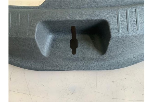 Recambio de guarnecido porton trasero para renault grand scenic iv 1.2 tce referencia OEM IAM 849206563R  