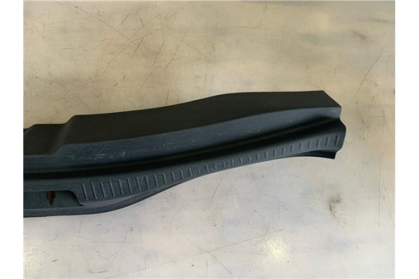 Recambio de guarnecido porton trasero para renault grand scenic iv 1.2 tce referencia OEM IAM 849206563R  