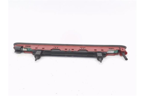 Recambio de luz central de freno para peugeot 3008 1.6 hdi referencia OEM IAM 9683461480  