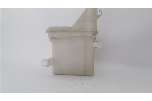 Recambio de deposito limpiaparabrisas para toyota yaris (ncp1/nlp1/scp1) 1.4 d-4d referencia OEM IAM 853150D010  