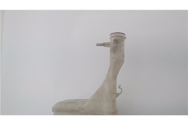 Recambio de deposito limpiaparabrisas para toyota yaris (ncp1/nlp1/scp1) 1.4 d-4d referencia OEM IAM 853150D010  