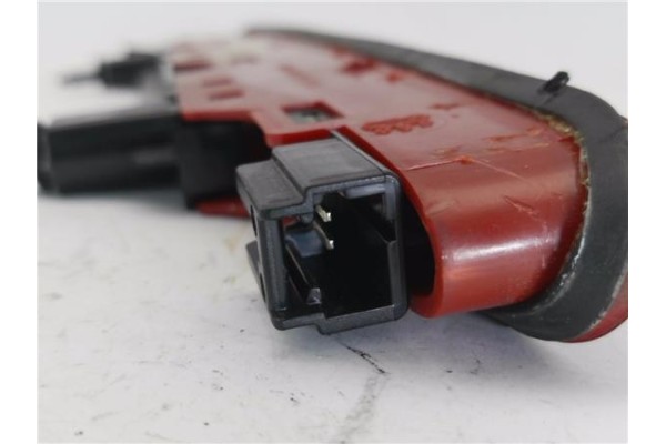 Recambio de luz central de freno para peugeot 3008 1.6 hdi referencia OEM IAM 9683461480  