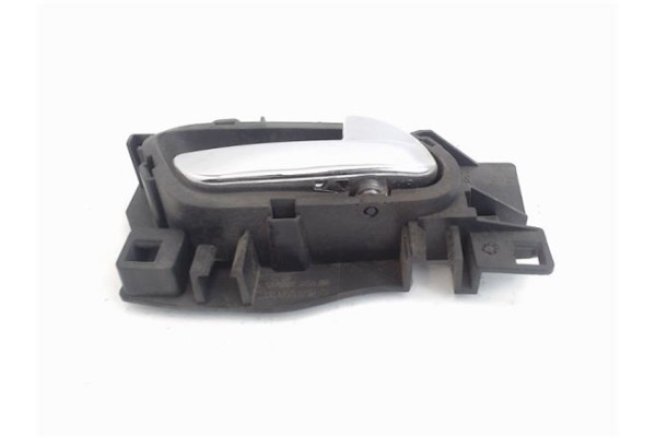 Recambio de manilla int. puerta trasero derecha para peugeot 308 1.6 confort referencia OEM IAM 9144C8  