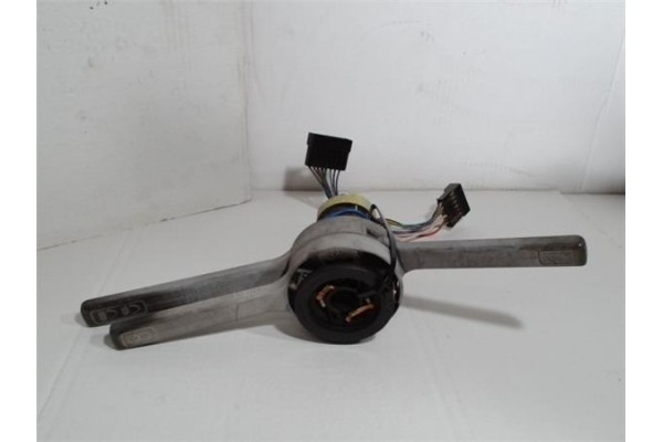 Recambio de mando intermitencia para seat marbella 0.9 ce referencia OEM IAM 11902  