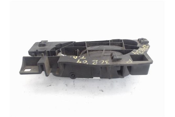 Recambio de manilla int. puerta trasero derecha para peugeot 308 1.6 confort referencia OEM IAM 9144C8  