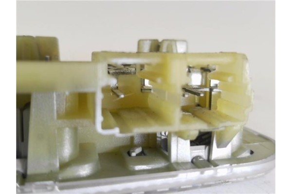Recambio de luz delantero central techo para peugeot 3008 1.6 hdi referencia OEM IAM 6362Q2  