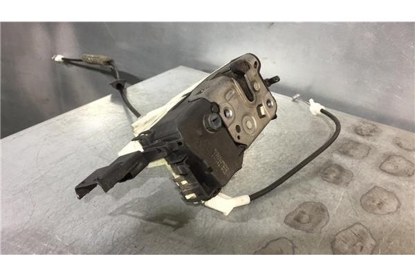 Recambio de cierre electromagnetico delantero derecho para peugeot 308 1.6 confort referencia OEM IAM 567147 A01545 