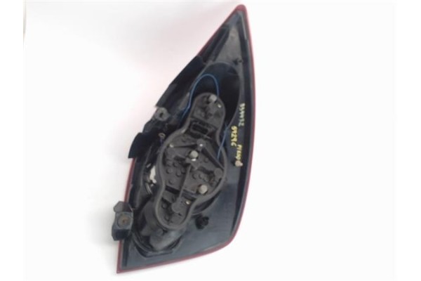 Recambio de piloto trasero izquierdo para nissan primera hatchback (p12) 1.6 referencia OEM IAM 26555AU210 26555AU21B 