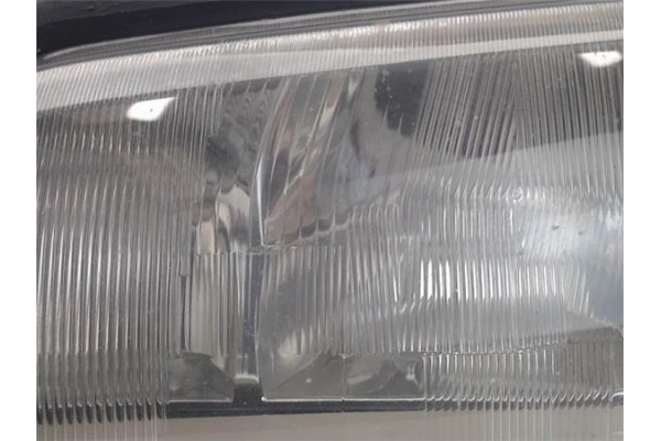 Recambio de faro delantero izquierdo para mercedes-benz clase c (bm 202) berlina referencia OEM IAM A2028200966  