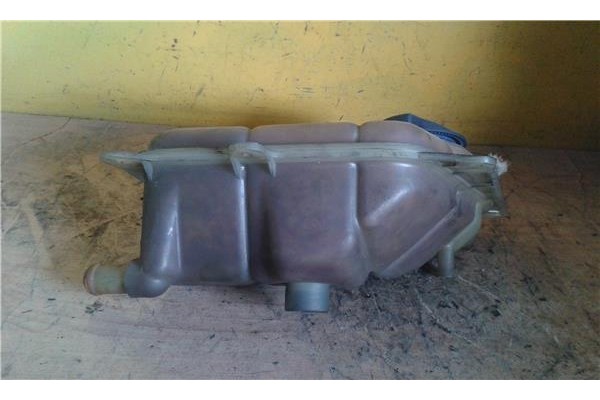 Recambio de botella expansion para audi a4 avant (b5) 1.9 tdi referencia OEM IAM    Recambio de botella expansion para audi a4 avant (b5) 1.9 tdi referencia OEM IAM