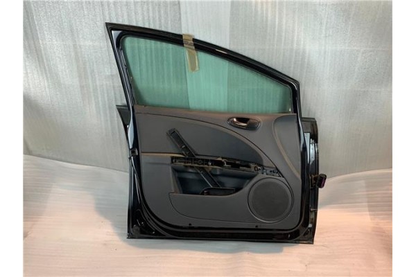 Recambio de puerta delantero izquierda para seat leon (1p1) referencia OEM IAM 1P0831055A  