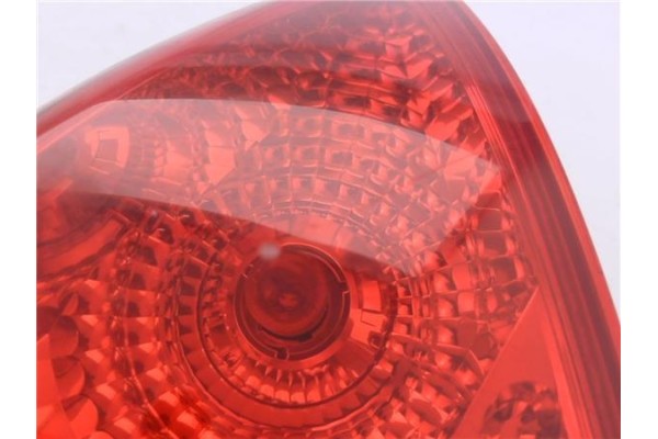 Recambio de piloto porton trasero derecho para peugeot 3008 1.6 hdi referencia OEM IAM 9683460980 6351HE 