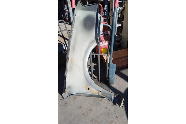Recambio de aleta delantero izquierda para renault 19 ii (b/c53_) referencia OEM IAM 7750777912  