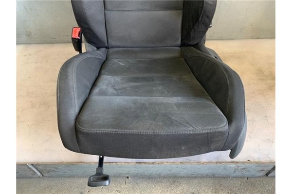 Recambio de asiento delantero izquierdo para volkswagen golf vi (5k1) 1.4 advance referencia OEM IAM 6J0881375Q  