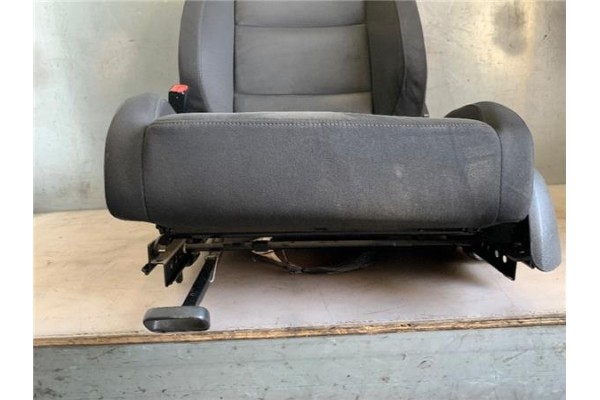 Recambio de asiento delantero izquierdo para volkswagen golf vi (5k1) 1.4 advance referencia OEM IAM 6J0881375Q  