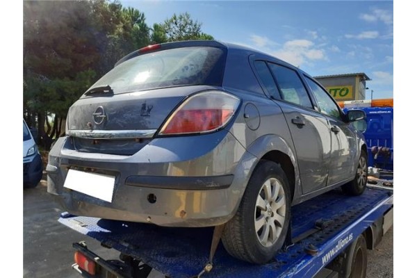 opel astra h berlina del año 2005