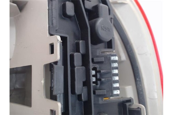 Recambio de piloto trasero izquierdo para opel corsa b referencia OEM IAM 1222025  