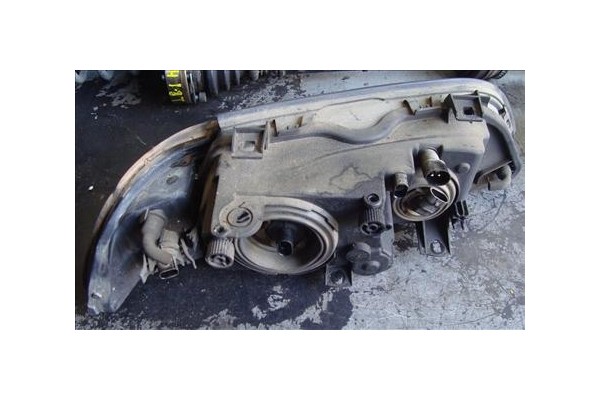 Recambio de faro delantero izquierdo para bmw serie 5 berlina (e34) 2.5 525td referencia OEM IAM 63121391321 63121378325 