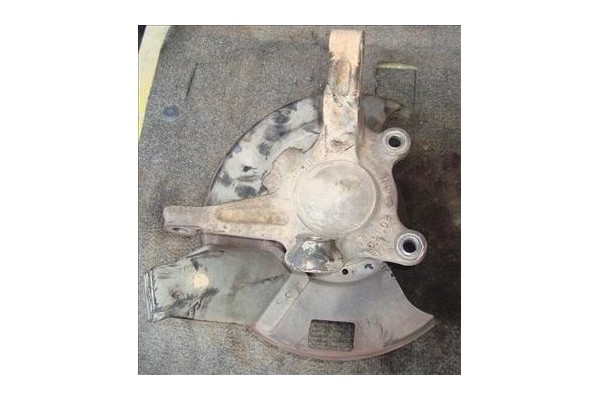 Recambio de mangueta delantero derecha para nissan vanette cargo (hc23) 2.3 d referencia OEM IAM 400149C501  
