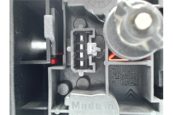 Recambio de piloto trasero derecho para citroen xantia berlina referencia OEM IAM   