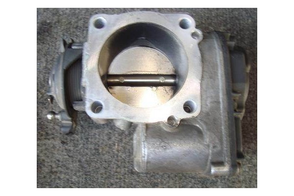 Recambio de caja mariposa aire para audi a4 berlina (b5) 1.8 t referencia OEM IAM 058133063M 408237212003 